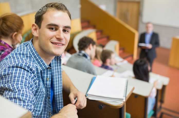 Student im Hörsaal